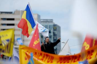 Utcára vonulnak a helyi közigazgatásban dolgozók érdekeit védő szakszervezetek tagjai Bukarestben